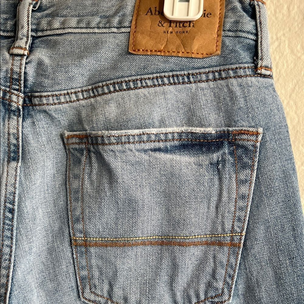 Abercrombie and Fitch Men's Light Blue Jeans in Size W31 L30 - Picture 7 of 15